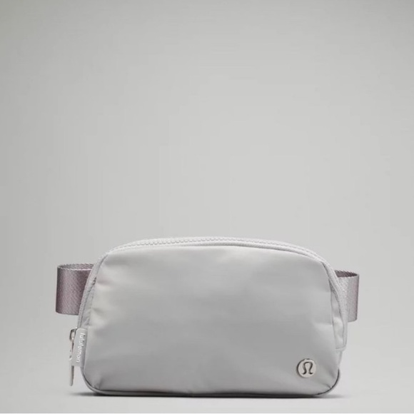 NWT lululemon belt bag - Picture 1 of 4